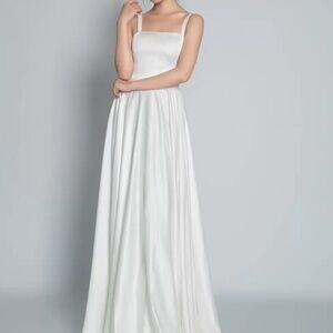 NWT Vintage-Style White Wedding Dress with Square Neckline & Open Back